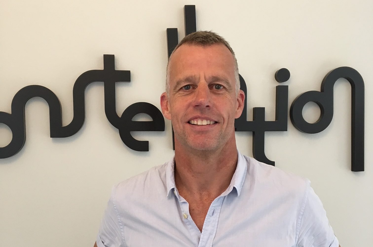 Konstellations sidste partner stopper